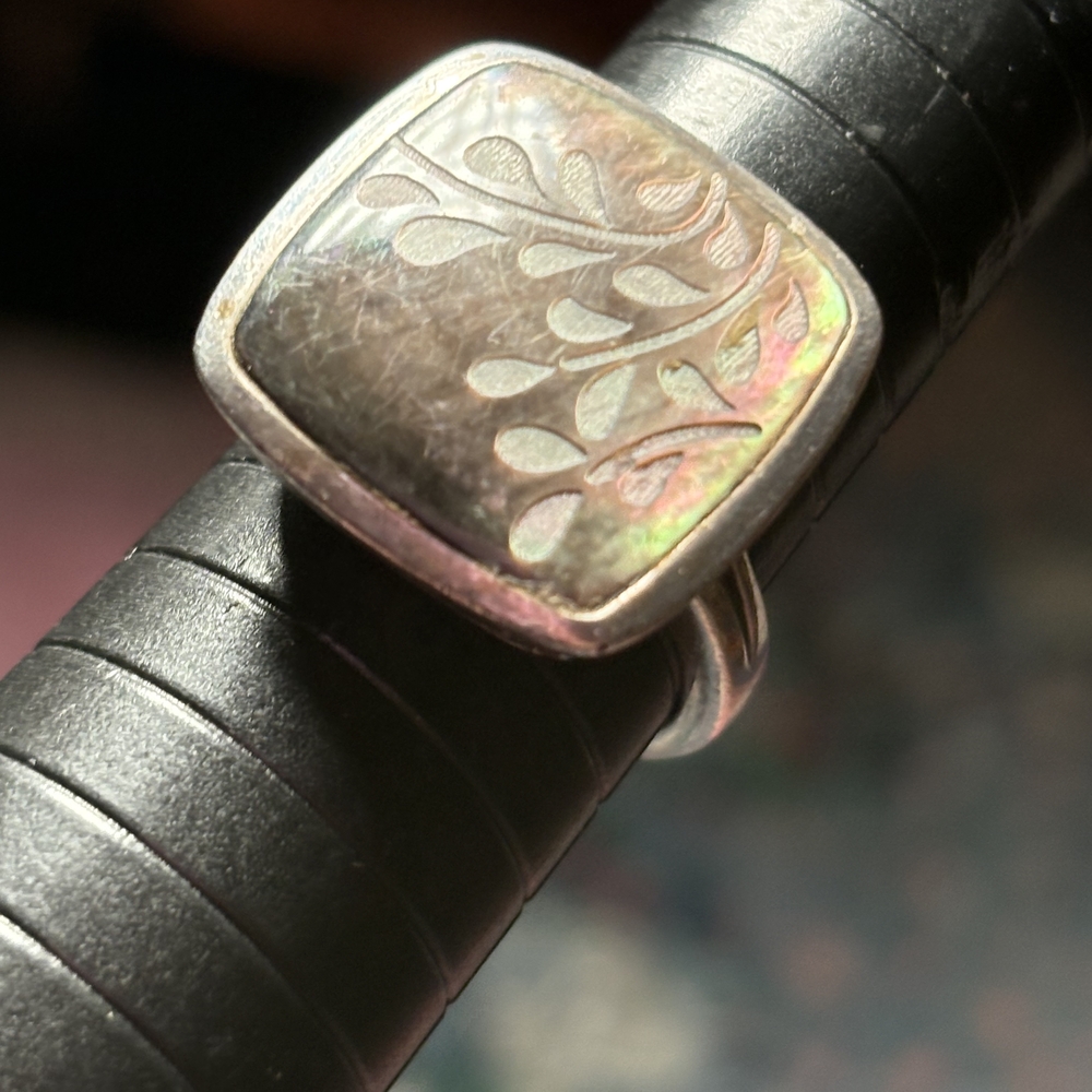 Silpada Iridescent Silver Leaf Ring
